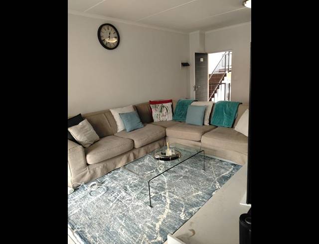 3 BEDROOM APARTMENT FOR SALE IN GREENSTONE CREST
